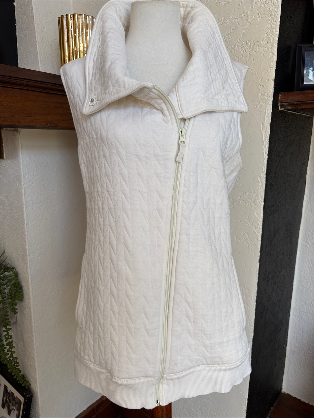 T by Talbots Cream Quilted Sleeveless Vest